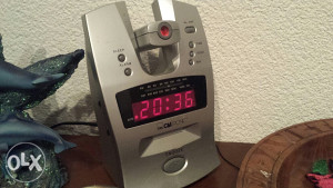 Radio sat alarm + projektor