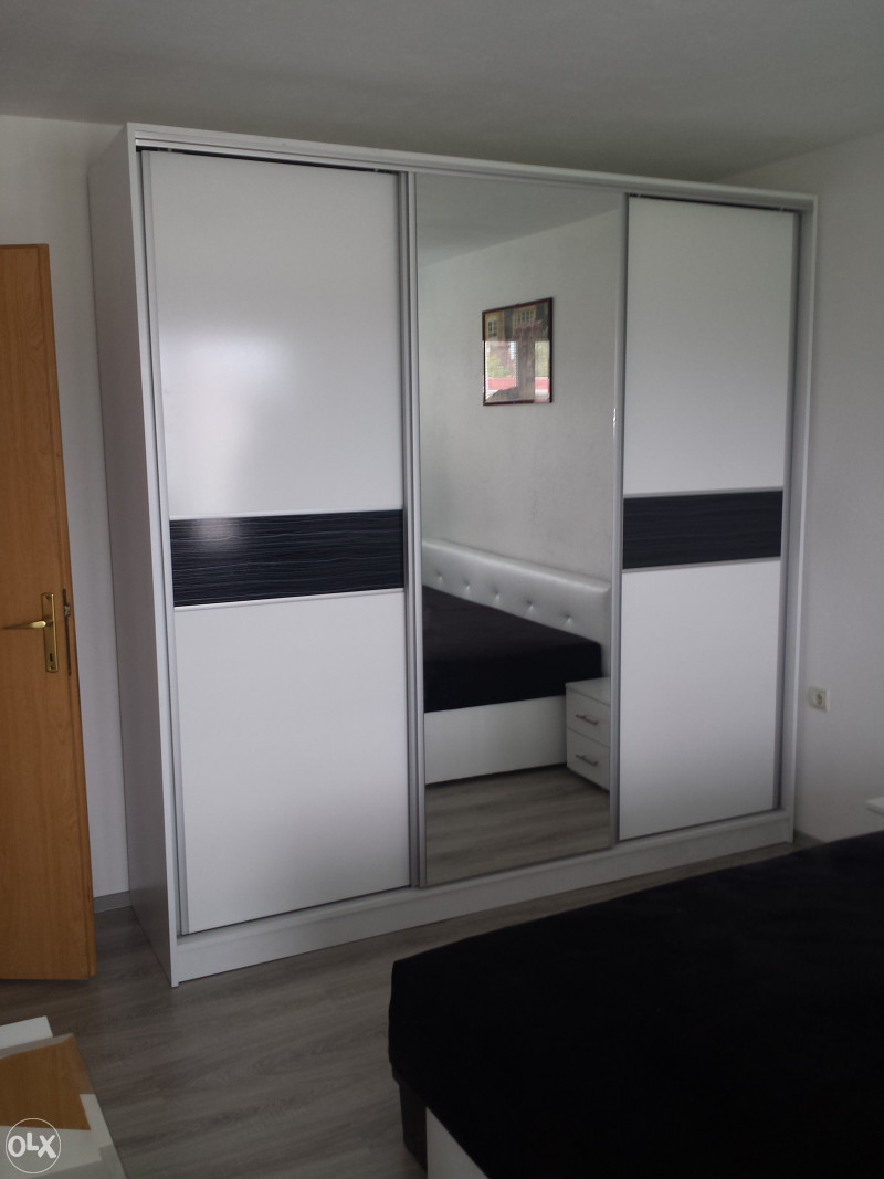 Americki plakar, Ugradbeni plakari, Ormar, Klizni