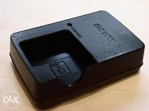 Sony punjač baterije za CyberShot kamere BC-CSGC