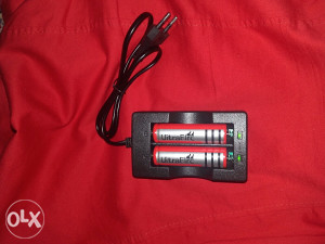 Punjac za baterije 18650 i 2x baterija