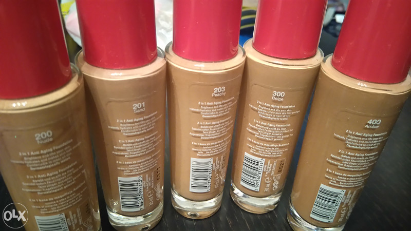 AKCIJA RASPRODAJA ASTOR tecni puder lift me up 2u1