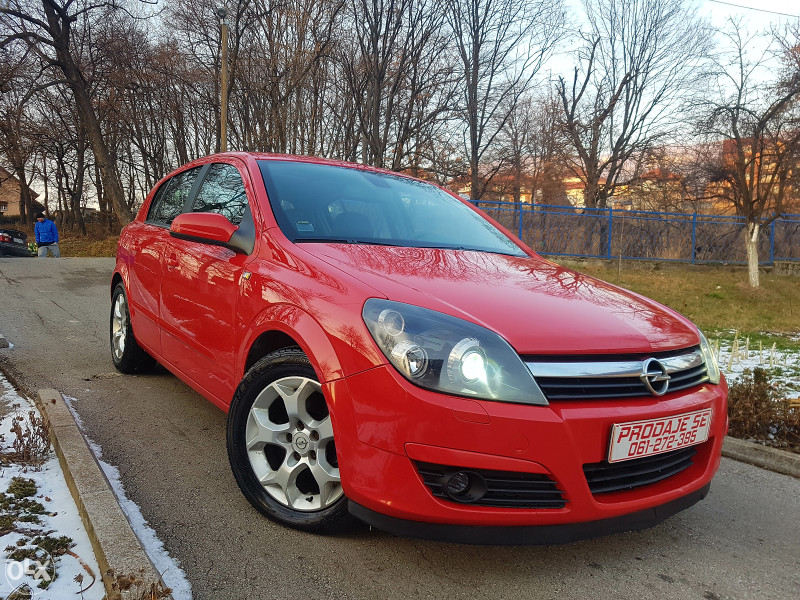 OPEL ASTRA 1.9 CDTI COSMO SPORT LIMUZINA