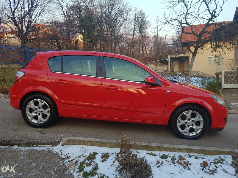 OPEL ASTRA 1.9 CDTI COSMO SPORT LIMUZINA