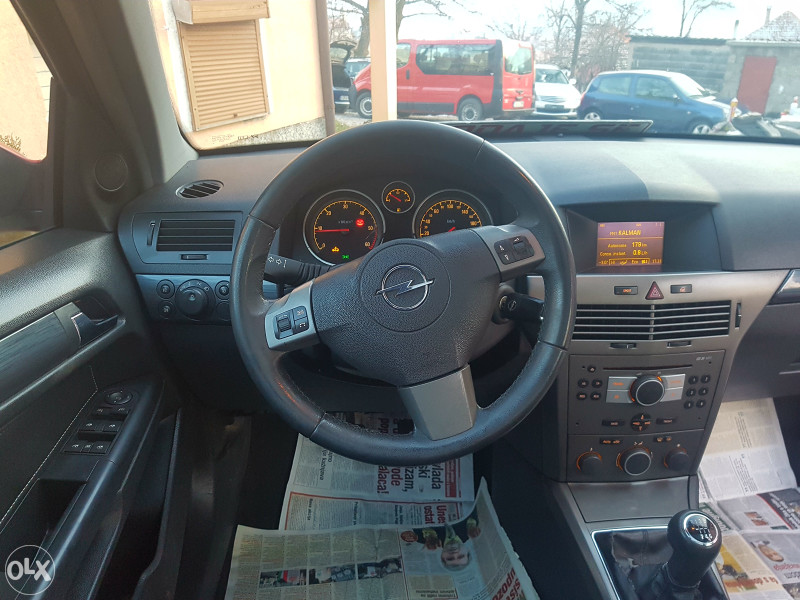 OPEL ASTRA 1.9 CDTI COSMO SPORT LIMUZINA
