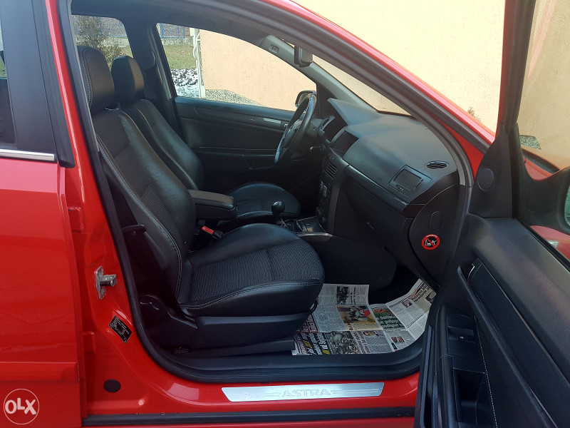OPEL ASTRA 1.9 CDTI COSMO SPORT LIMUZINA