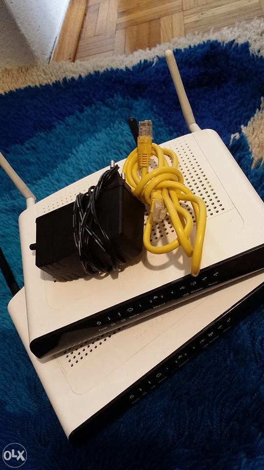 Router Thomson TWG870UG 2 komada