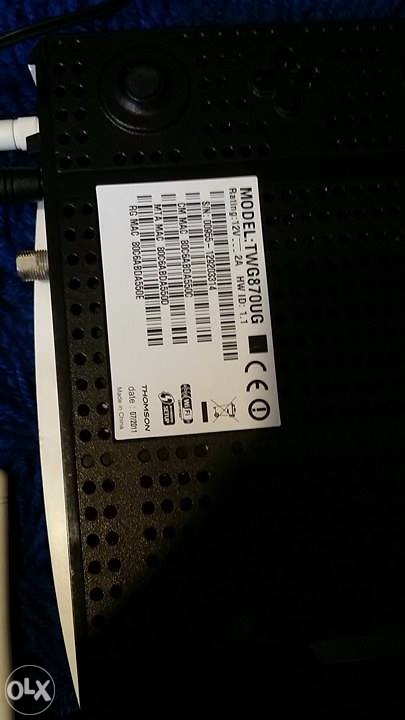 Router Thomson TWG870UG 2 komada