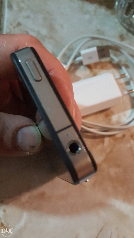 IPHONE 4