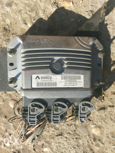 Kompjuter motora Renault scenic Reno Senik 8200298457